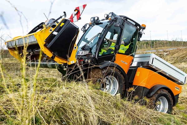 Holder Articulating Tractors - Stringfellow, Inc.